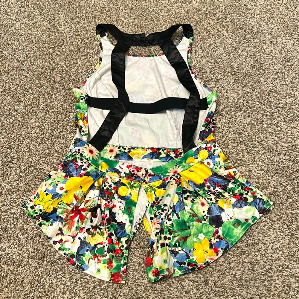 Vibrant top